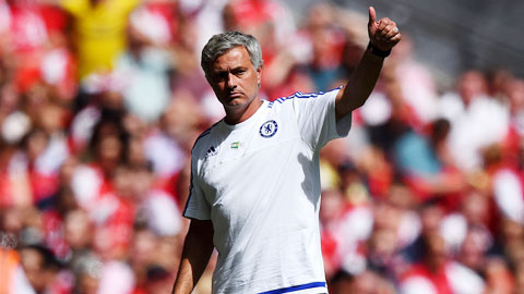 Chelsea thua Arsenal ở Siêu cúp Anh: Bớt ảo tưởng đi, Mourinho!