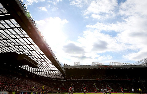 Sân Old Trafford có sức chứa lớn nhất Premier League với 75.731 chỗ ngồi