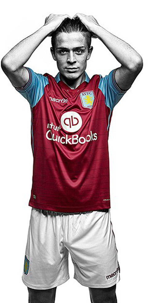 Tài năng trẻ Jack Grealish trong mẫu áo đấu sân nhà