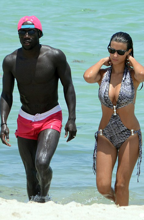 Bacary Sagna và cô vợ xinh đẹp