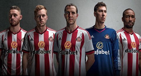 Mẫu áo đấu sân nhà của Sunderland