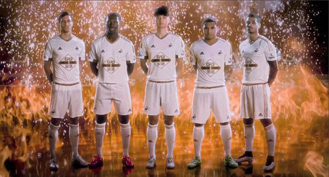 Mẫu áo đấu sân nhà của Swansea