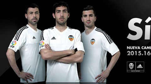 Áo đấu của Valencia chỉ có tên nhà sản xuất adidas chứ không có bất cứ nhà tài trợ nào