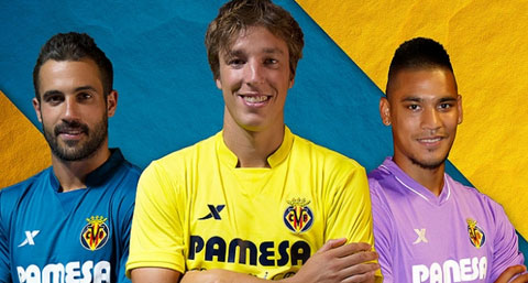 Áo đấu của Villarreal mang màu vàng và xanh truyền thông được cung cấp bởi nhà sản xuất Xtep đến từ Trung Quốc