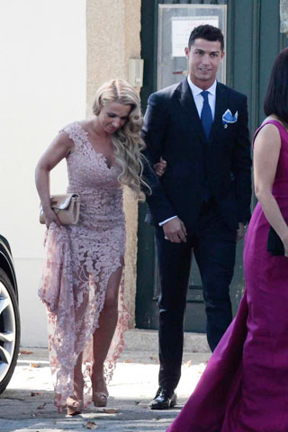 Cô em gái Susana sánh đôi với Ronaldo trong đám cưới của anh trai Jorge Mendes