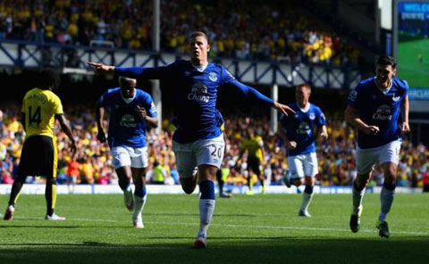 Niềm vui của Ross Barkley (Everton) sau khi lập được tuyệt phẩm vào lưới Watford