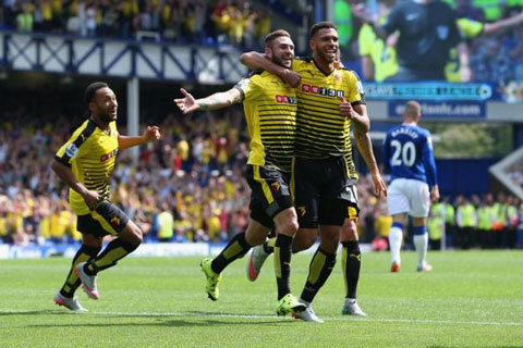 Miguel Layun (giữa) đóng góp 1 bàn giúp Watford có được trận hòa 2-2 trên sân của Everton