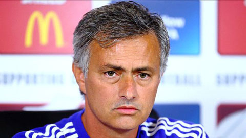 Mourinho quay ngoắt 180 độ với đội ngũ y tế của Chelsea