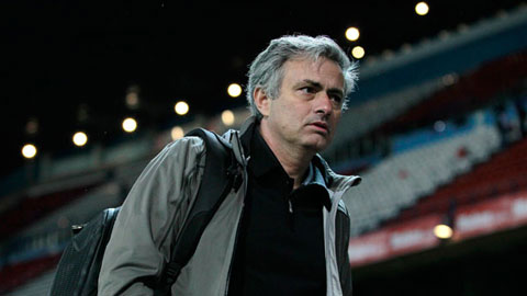 Jose Mourinho trước nguy cơ mất việc: Lời nguyền mùa thứ 3 lại ứng nghiệm?