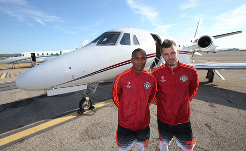 Young và Schneiderlin tới Marseille (Pháp) để dự sự kiện của adidas