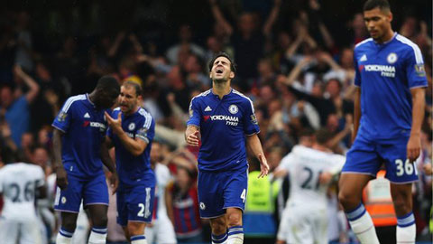 Góc chiến thuật trận Chelsea 1-2 Crystal Palace: Mourinho thua trí Pardew