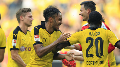 Thắng thuyết phục Hertha, Dortmund trở lại ngôi đầu Bundesliga