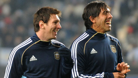 ĐT Argentina: Messi và Tevez có cơ hội đá cặp
