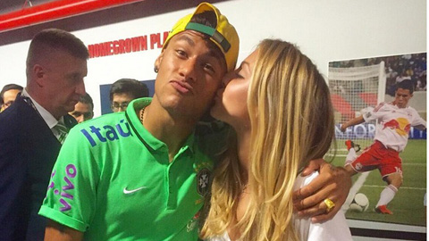 Neymar cặp kè em gái tay vợt số 1 Canada, Eugenie Bouchard