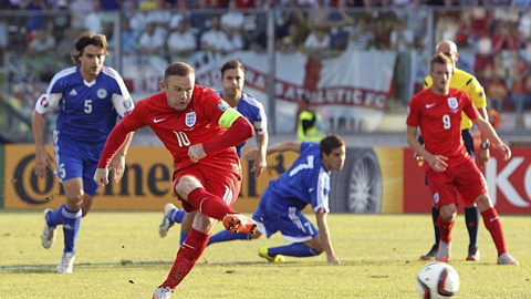 Rooney cân bằng kỷ lục ghi bàn của huyền thoại Bobby Charlton