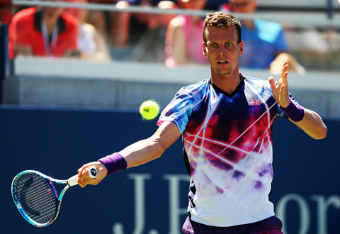 Tomas Berdych gặp đôi chút vất vả để có chiến thắng