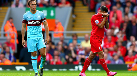 Liverpool (áo đỏ) mới phải nhận thất bại muối mặt 0-3 dưới tay West Ham