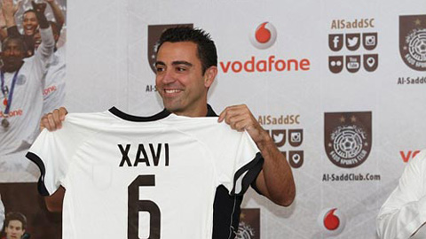 Xavi mặc chiếc áo số 6 quen thuộc tại Al-Sadd