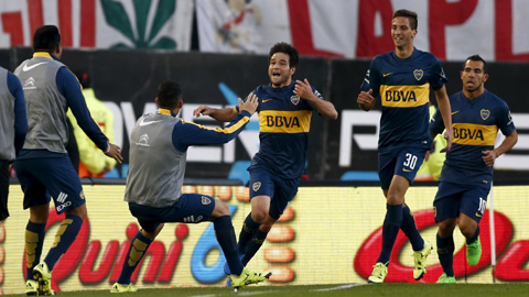 Thắng River Plate, Boca Juniors lên ngôi đầu bảng