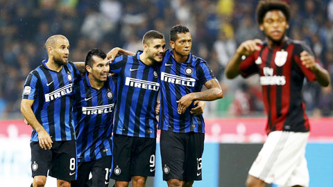 Inter lên đầu BXH sau 5 năm: Bản hùng ca derby