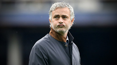 Sóng ngầm ở Chelsea: Mourinho trên đường trở thành... "kẻ cô độc"