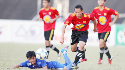V.Ninh Bình bất ngờ trở lại làm bóng đá