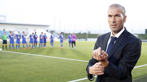 Zinedine Zidane luyện công chờ thời cầm quân