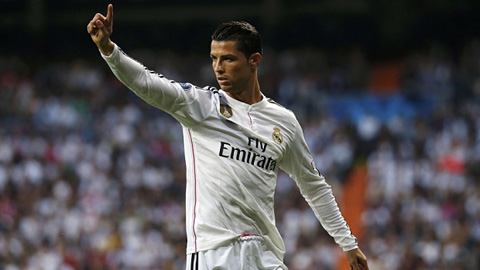 M.U dùng 15 triệu bảng/năm tiền lương để dụ Ronaldo rời Real