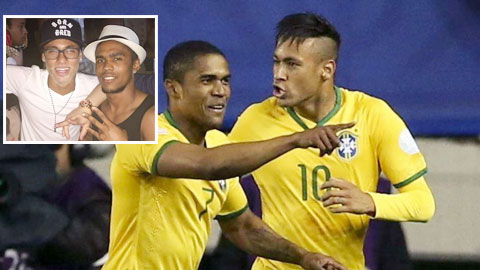 Neymar muốn Douglas Costa làm em rể