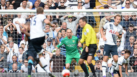 Trọng tài công nhận 3 bàn thắng trong tư thế việt vị ở trận Tottenham 4-1 Man City