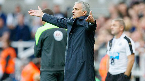 Mourinho muốn xới tung đội hình Chelsea để tìm công thức chiến thắng