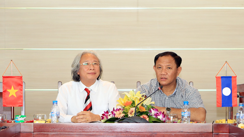 Đoàn Nhà báo Lào thăm và làm việc với báo Bóng đá