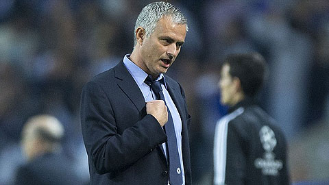 HLV Mourinho phát ngán vì hàng thủ quá tệ của Chelsea
