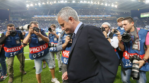 Sai lầm chiến thuật biến Mourinho thành “người hết đặc biệt”