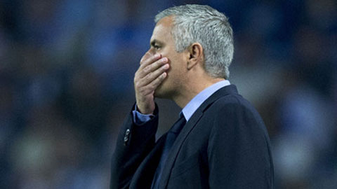 Muốn cứu Chelsea, Mourinho hãy học theo... Van Gaal