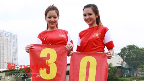 Dàn hotgirl xinh tươi cổ vũ Việt Nam chiến thắng Iraq