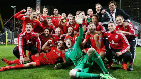 Xứ Wales lần đầu dự EURO: Gặp thời một tốt cũng thành công...