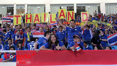 CĐV Thái Lan luôn cổ vũ hết mình cho các cầu thủ con cưng