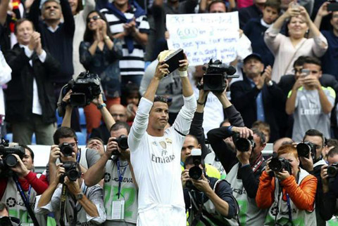 Ronaldo trở thành chân sút vĩ đại nhất lịch sử Real với 324 bàn thắng