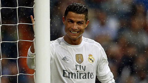 Ronaldo là cầu thủ hiếm hoi có kháng sinh chống "virus FIFA"