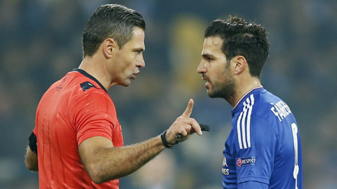 Chelsea hòa Dynamo Kiev, Mourinho chê trọng tài yếu đuối và ngây thơ