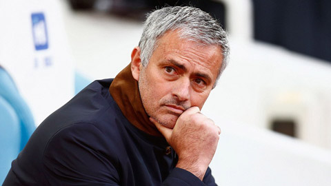 Chelsea đứng trước nhiều áp lực nếu sa thải Mourinho