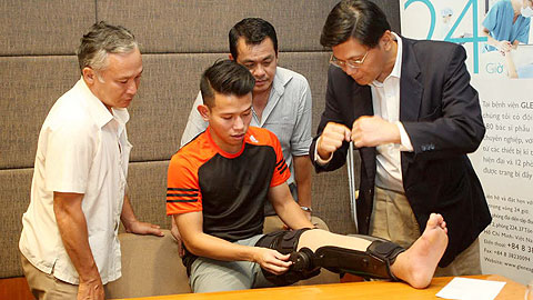 Bác sỹ Tan Jee Lim: “Phải lấy dây chằng của người đã mất nối cho Anh Khoa"