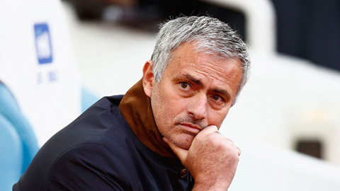Jamie Carragher: Chelsea không nên sa thải Mourinho
