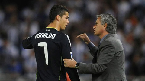 Ronaldo ấm ức vì bị HLV Mourinho mắc nhiếc