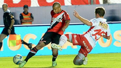 06h45 ngày 6/11: River Plate vs Huracan
