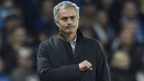 Mourinho tán dương học trò, rưng rưng vì CĐV Chelsea sau trận thắng Dynamo Kiev