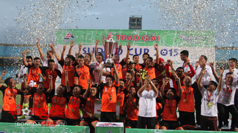 Đội bóng của Huy Hùng & Thành Lương vô địch Sudico Cup 2015