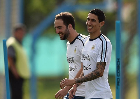 Higuain cùng Di Maria là 2 niềm hy vọng trên hàng công của Argentina trong trận đấu với Brazil