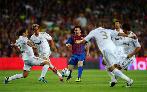Messi luôn là tâm điểm sự chú ý của hàng phòng ngự đối phương